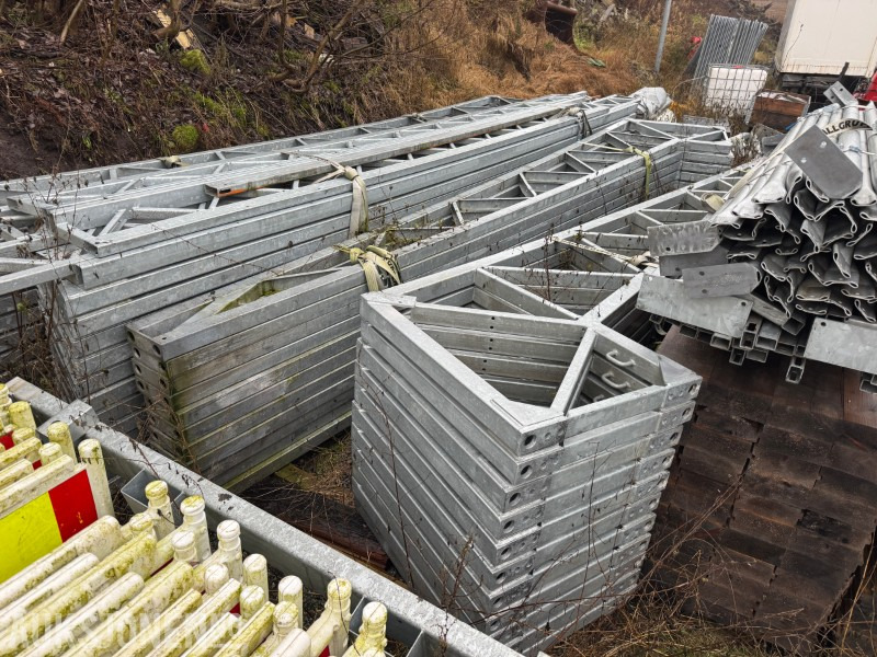 Stålhall 450 m² – demontert lagerhall med duk, klar for opplasting - معدات البناء: صور 5 Stålhall 450 m² – demontert lagerhall med duk, klar for opplasting - معدات البناء: صور 5