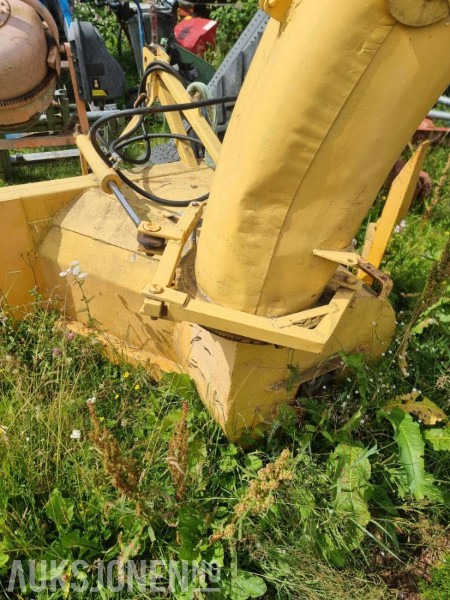 Traktor Snøfres 3 punkter feste med hydraulisk utkast - الآلات والماكينات الزراعية: صور 4 Traktor Snøfres 3 punkter feste med hydraulisk utkast - الآلات والماكينات الزراعية: صور 4