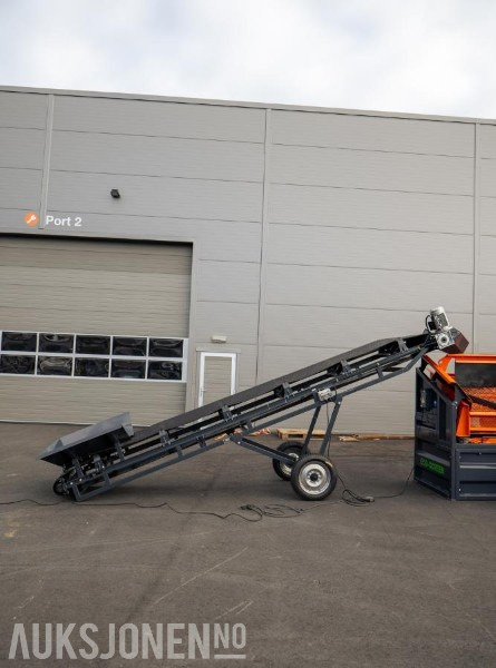 Transportør 6 meter bensindrevet Transportbånd - Mobilt - Matekasse og hjulsett er inkludert. - الآلات والماكينات الزراعية: صور 3 Transportør 6 meter bensindrevet Transportbånd - Mobilt - Matekasse og hjulsett er inkludert. - الآلات والماكينات الزراعية: صور 3