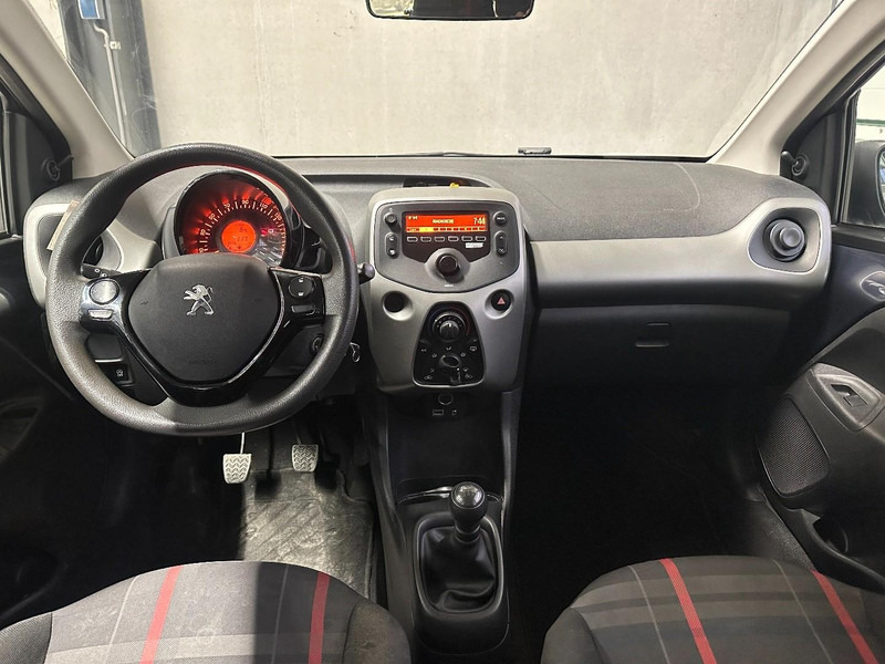 Peugeot 108 1.0 e-VTi Envy - Recent APK - Airco - 5 deurs - Metallic - هاتشباك: صور 4 Peugeot 108 1.0 e-VTi Envy - Recent APK - Airco - 5 deurs - Metallic - هاتشباك: صور 4