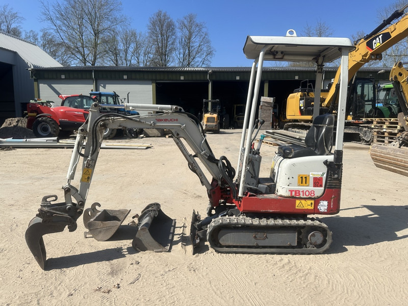 Takeuchi TB 108 3 buckets - حفارة مصغرة: صور 2 Takeuchi TB 108 3 buckets - حفارة مصغرة: صور 2