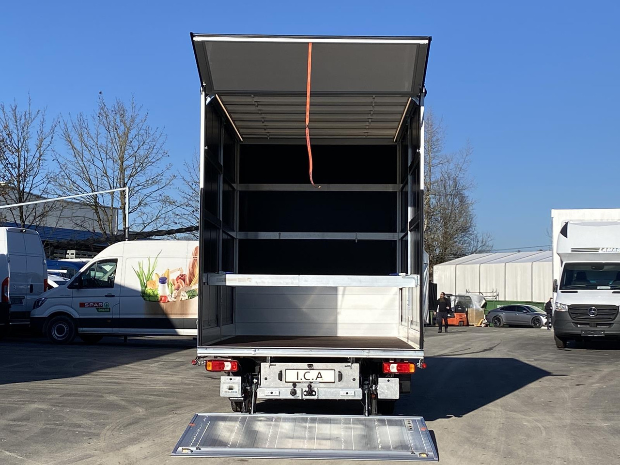 IVECO DAILY 35S18HP  D30C | PRITSCHE PLANE + SCHLAFKABINE + LADERAMPE إيجار IVECO DAILY 35S18HP  D30C | PRITSCHE PLANE + SCHLAFKABINE + LADERAMPE: صور 16