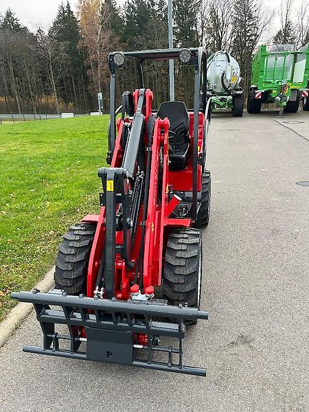 Schäffer 2028 SLT - لودر مفصلي صغير: صور 3 Schäffer 2028 SLT - لودر مفصلي صغير: صور 3