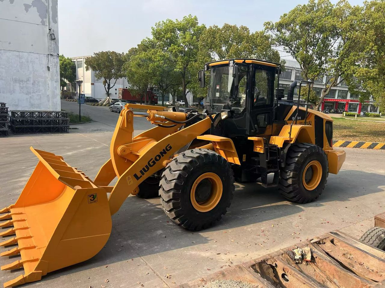 Liugong CLG 856H used wheel loader with cummins engine - اللودر بعجل: صور 3 Liugong CLG 856H used wheel loader with cummins engine - اللودر بعجل: صور 3