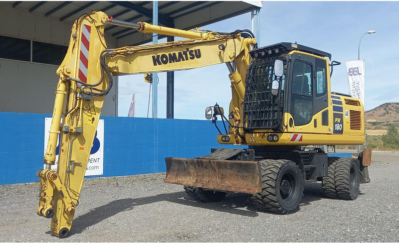 Komatsu PW180-10 - حفارة على عجلات: صور 3 Komatsu PW180-10 - حفارة على عجلات: صور 3
