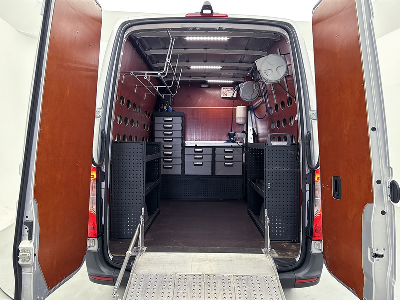 Mercedes-Benz Sprinter 315 1.9 CDI L2H2 9G automaat Inrichting 220v omvormer Geveerde stoel Navigatie Cruise control - فان المدمجة: صور 4 Mercedes-Benz Sprinter 315 1.9 CDI L2H2 9G automaat Inrichting 220v omvormer Geveerde stoel Navigatie Cruise control - فان المدمجة: صور 4