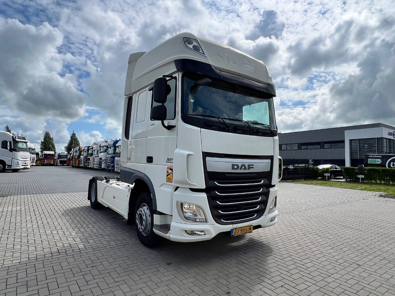 DAF XF 460 4x2 Trekker SSC / 2x Tank / full spoiler - شاحنة جرار: صور 4 DAF XF 460 4x2 Trekker SSC / 2x Tank / full spoiler - شاحنة جرار: صور 4