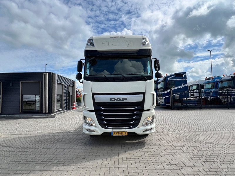 DAF XF 460 4x2 Trekker SSC / 2x Tank / full spoiler - شاحنة جرار: صور 3 DAF XF 460 4x2 Trekker SSC / 2x Tank / full spoiler - شاحنة جرار: صور 3