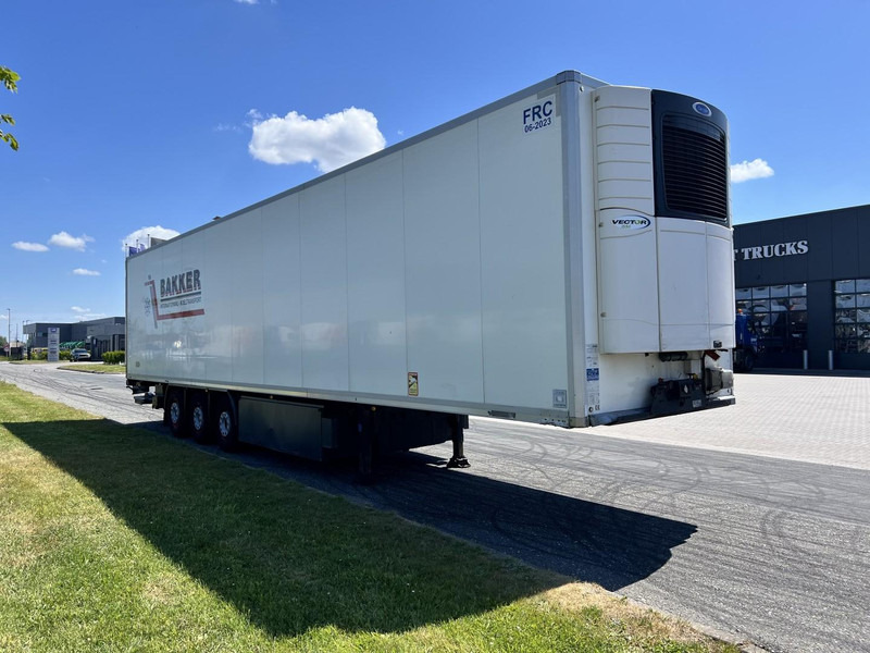 Kögel 3 - assige koeloplegger Carrier vector 1550 - مبردة نصف مقطورة: صور 3 Kögel 3 - assige koeloplegger Carrier vector 1550 - مبردة نصف مقطورة: صور 3