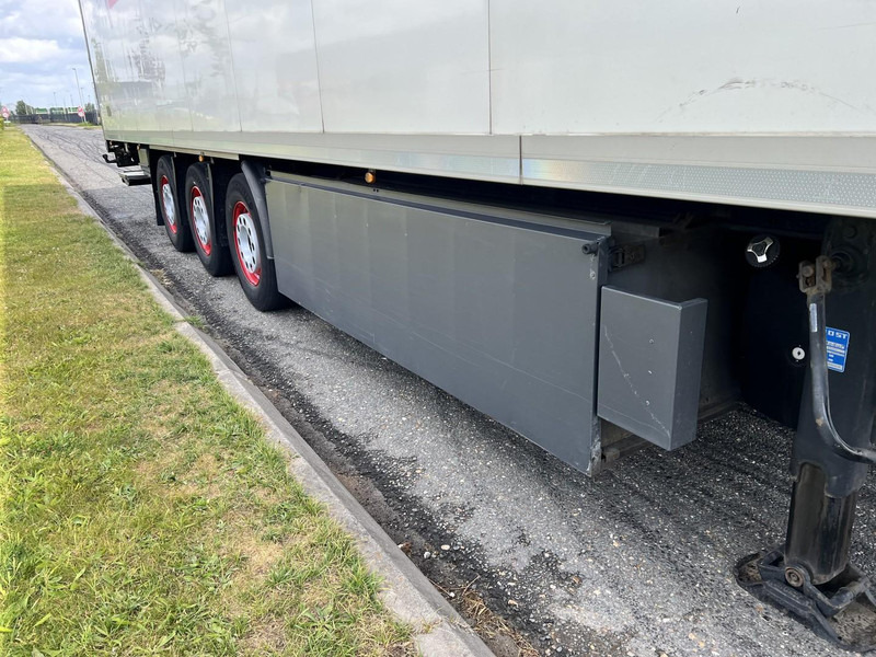 Kögel 3 - assige koeloplegger Carrier vector 1550 - مبردة نصف مقطورة: صور 4 Kögel 3 - assige koeloplegger Carrier vector 1550 - مبردة نصف مقطورة: صور 4