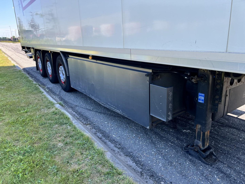 Kögel 3 - assige koeloplegger Carrier vector 1550 - مبردة نصف مقطورة: صور 4 Kögel 3 - assige koeloplegger Carrier vector 1550 - مبردة نصف مقطورة: صور 4