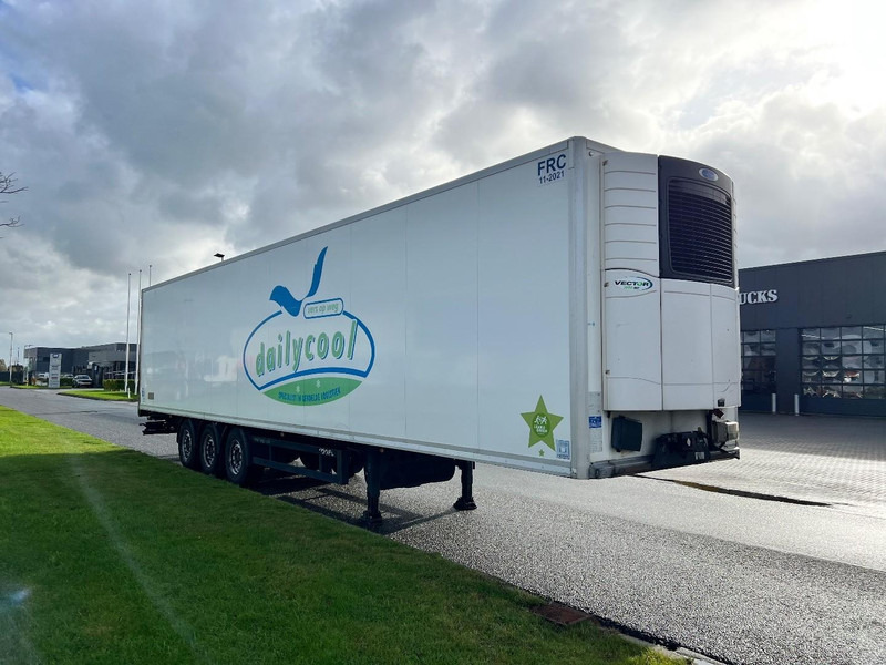 Kögel 3 assige koeloplegger Lift axle / Carrier Vector 1950 - مبردة نصف مقطورة: صور 3 Kögel 3 assige koeloplegger Lift axle / Carrier Vector 1950 - مبردة نصف مقطورة: صور 3