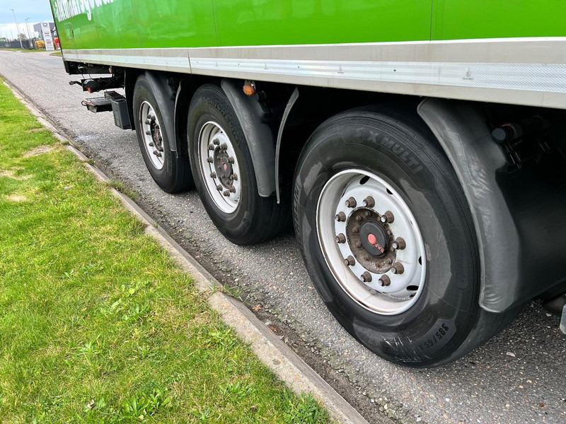 Kögel 3 - assige koeloplegger Lift axle / Carrier Vector 1950 - مبردة نصف مقطورة: صور 4 Kögel 3 - assige koeloplegger Lift axle / Carrier Vector 1950 - مبردة نصف مقطورة: صور 4