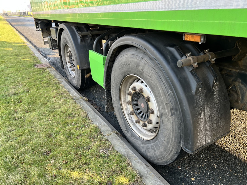 Krone 2- Assige Koeltrailer Carrier vector 1550 / laadklep / stuuras - مبردة نصف مقطورة: صور 5 Krone 2- Assige Koeltrailer Carrier vector 1550 / laadklep / stuuras - مبردة نصف مقطورة: صور 5