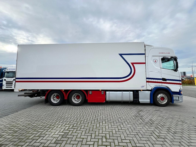 Scania S450 NGT 6x2 Koelwagen Retarder / Dhollandia / Bloenenmaat - مبردة شاحنة: صور 4 Scania S450 NGT 6x2 Koelwagen Retarder / Dhollandia / Bloenenmaat - مبردة شاحنة: صور 4