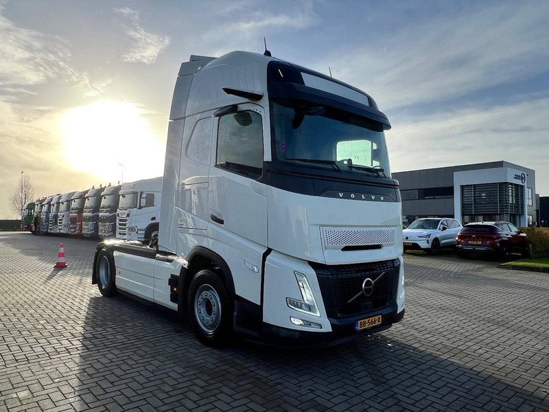 Volvo FH 460 4x2 trekker Aero / Globetrotter XL / Standclima - شاحنة جرار: صور 3 Volvo FH 460 4x2 trekker Aero / Globetrotter XL / Standclima - شاحنة جرار: صور 3