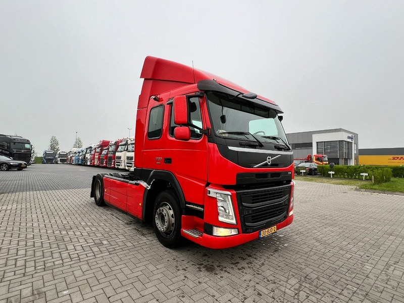 Volvo FM 330 4x2 trekker 4x2 / 872.050km - شاحنة جرار: صور 3 Volvo FM 330 4x2 trekker 4x2 / 872.050km - شاحنة جرار: صور 3