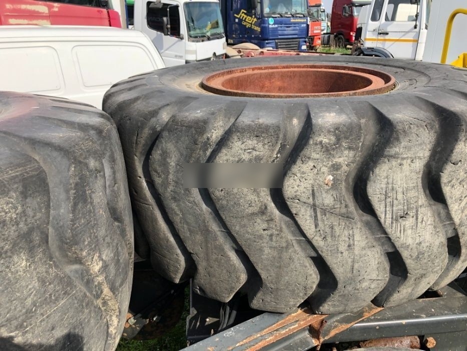 Anvelope Cu 24PR 4 BUC VOLA Incarcator VOLVO KOMATSU JCB - عجلات: صور 3 Anvelope Cu 24PR 4 BUC VOLA Incarcator VOLVO KOMATSU JCB - عجلات: صور 3
