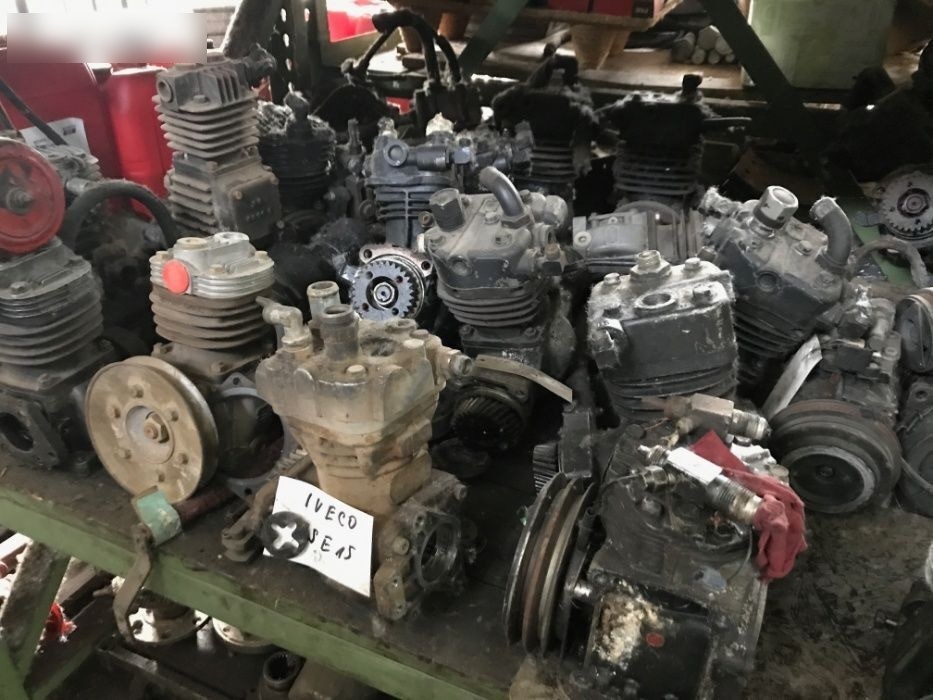 DAF Iveco, Man, Mercedes - ضاغط - شاحنة: صور 2 DAF Iveco, Man, Mercedes - ضاغط - شاحنة: صور 2