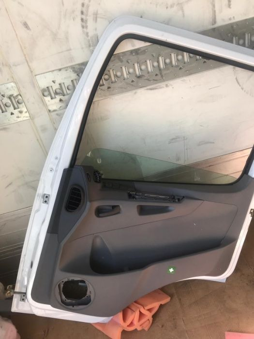 Geam+fata usa Mercedes-Benz ACTROS ATEGO AXOR - باب و قطع الغيار - شاحنة: صور 2 Geam+fata usa Mercedes-Benz ACTROS ATEGO AXOR - باب و قطع الغيار - شاحنة: صور 2