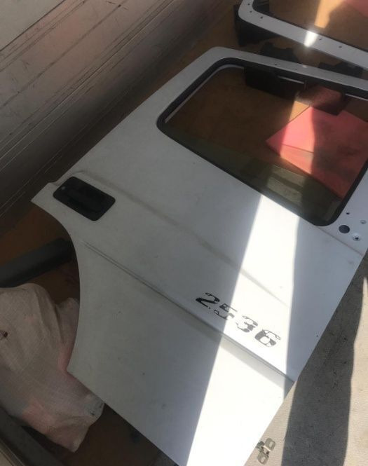 Mercedes-Benz Actros,ATEGO,AXOR truck - باب و قطع الغيار - شاحنة: صور 1 Mercedes-Benz Actros,ATEGO,AXOR truck - باب و قطع الغيار - شاحنة: صور 1