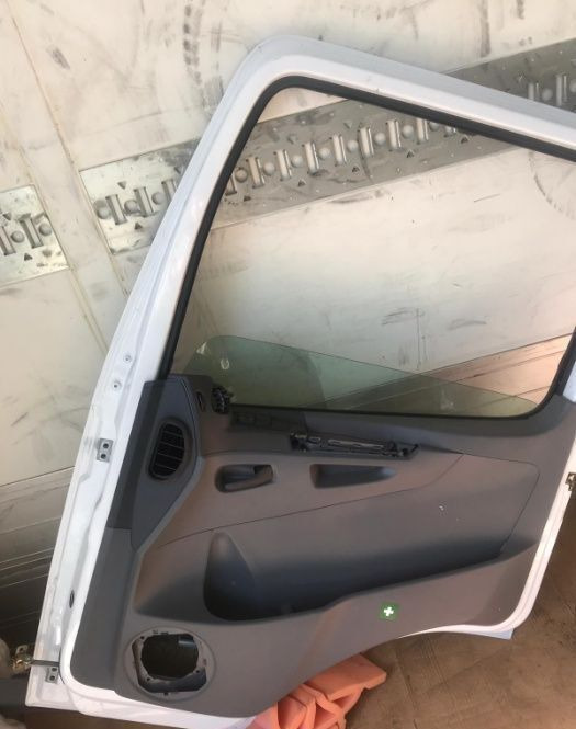 باب و قطع الغيار - شاحنة Mercedes-Benz Actros,ATEGO,AXOR truck: صور 7 باب و قطع الغيار - شاحنة Mercedes-Benz Actros,ATEGO,AXOR truck: صور 7