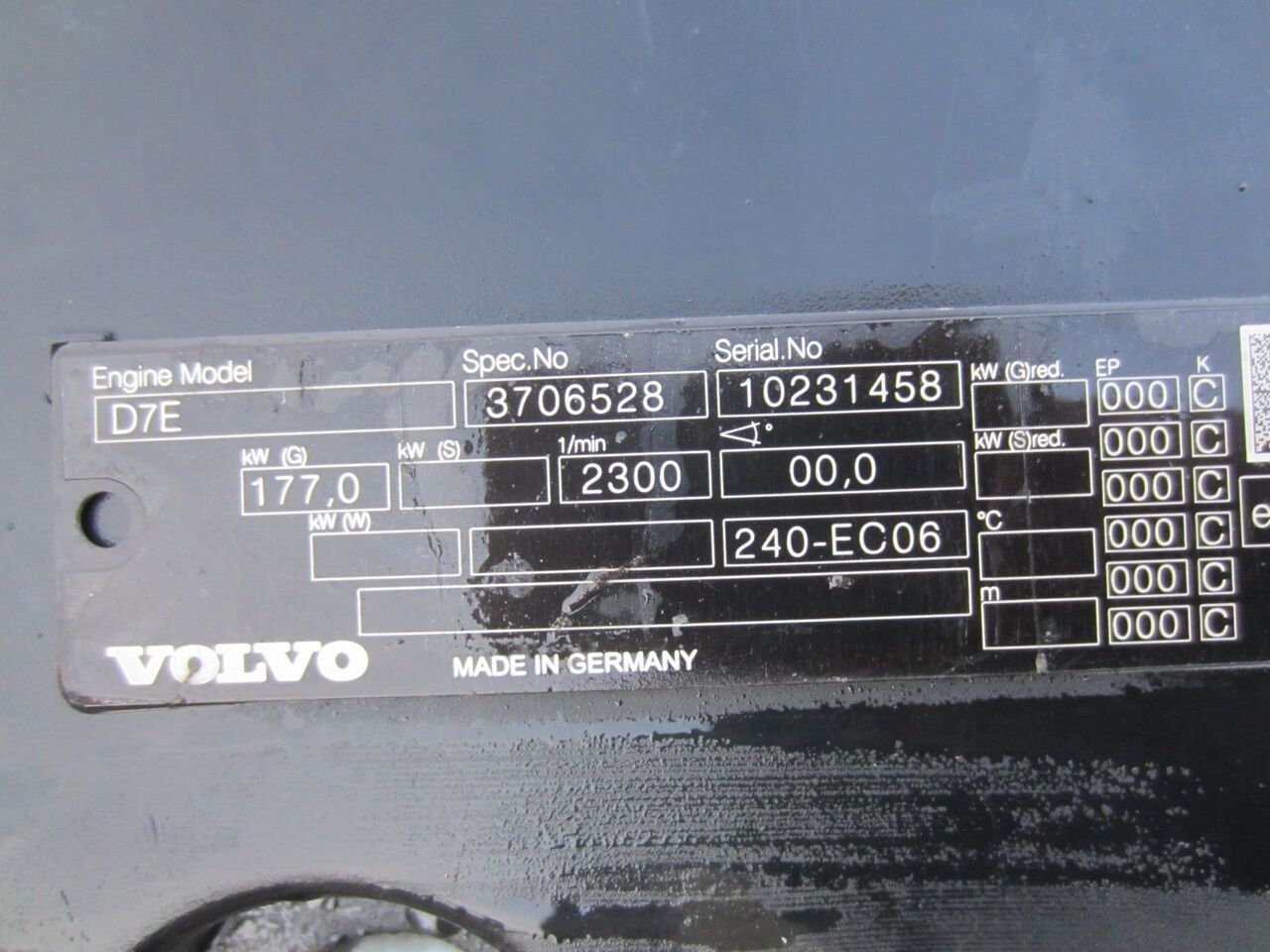 Volvo D7E 240 Volvo FL - المحرك - شاحنة: صور 4 Volvo D7E 240 Volvo FL - المحرك - شاحنة: صور 4