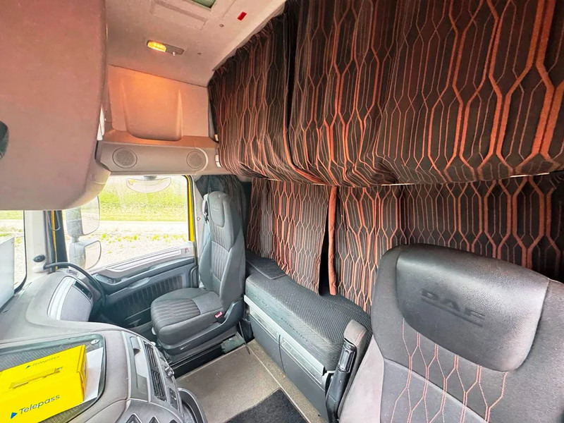 شاحنة جرار DAF XF 530 Twensteer 6x2/4. Hydr. system.: صور 13