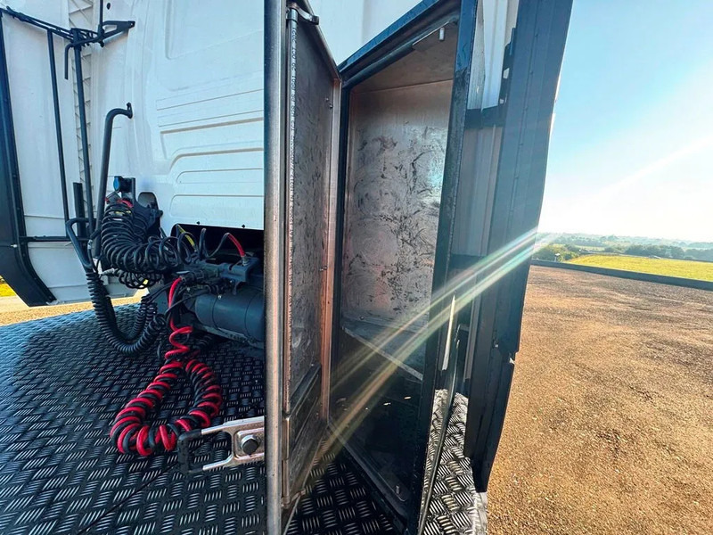 شاحنة جرار Scania R560 NGS 6x2*4 Rear steering.: صور 7 شاحنة جرار Scania R560 NGS 6x2*4 Rear steering.: صور 7