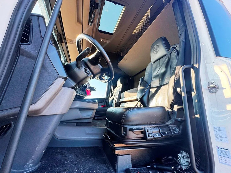 شاحنة جرار Scania R560 NGS 6x2*4 Rear steering.: صور 10 شاحنة جرار Scania R560 NGS 6x2*4 Rear steering.: صور 10