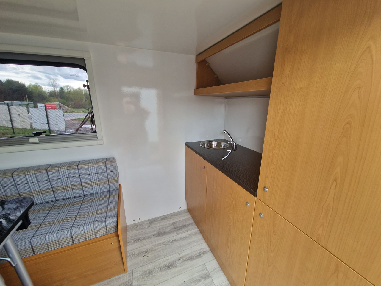 MiniCamp mini przyczepa kempingowa wyprawowa Everest Niewiadów - كرفان سحب: صور 4 MiniCamp mini przyczepa kempingowa wyprawowa Everest Niewiadów - كرفان سحب: صور 4