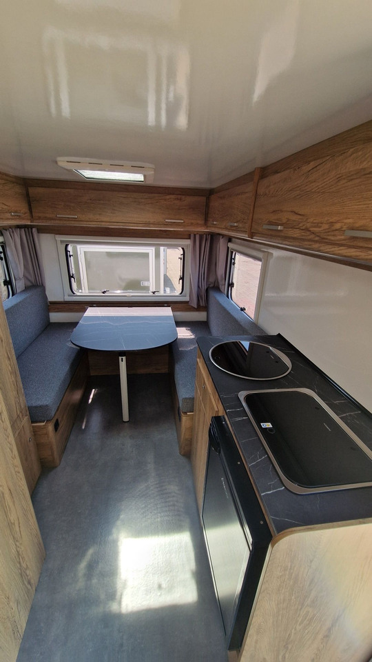 N-LAZUR Niewiadów Nowa Przyczepa Kempingowa dla 4 osób z Łazienką - كرفان سحب: صور 1 N-LAZUR Niewiadów Nowa Przyczepa Kempingowa dla 4 osób z Łazienką - كرفان سحب: صور 1