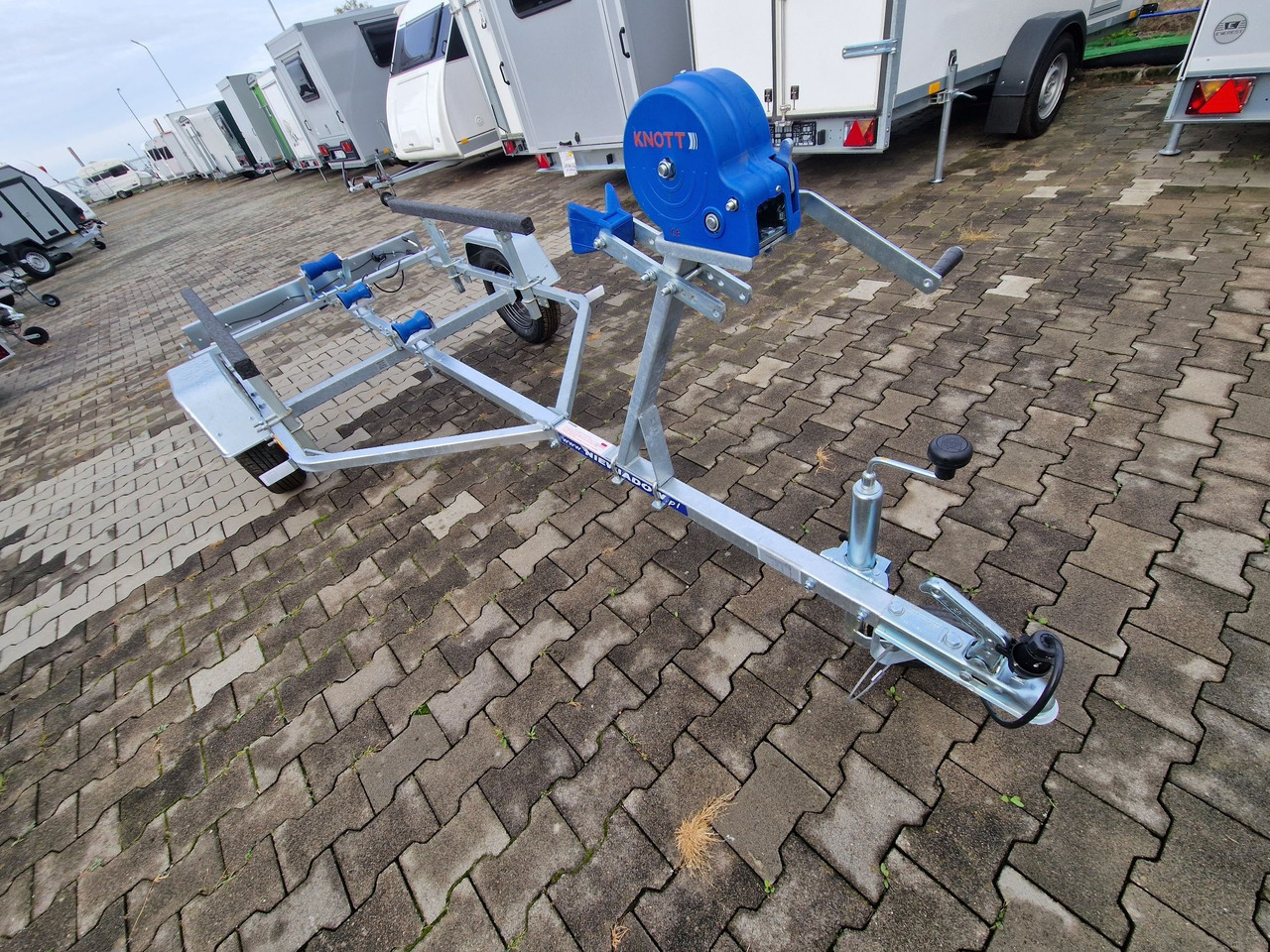 Nowa Przyczepa Podłodziowa ponton łódź 350 - 550cm Niewiadów P400 P415 - شاحنة نقل سيارات مقطورة: صور 5 Nowa Przyczepa Podłodziowa ponton łódź 350 - 550cm Niewiadów P400 P415 - شاحنة نقل سيارات مقطورة: صور 5