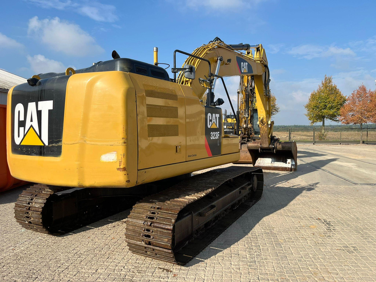 Caterpillar 323FL - حفارات زحافة: صور 1 Caterpillar 323FL - حفارات زحافة: صور 1