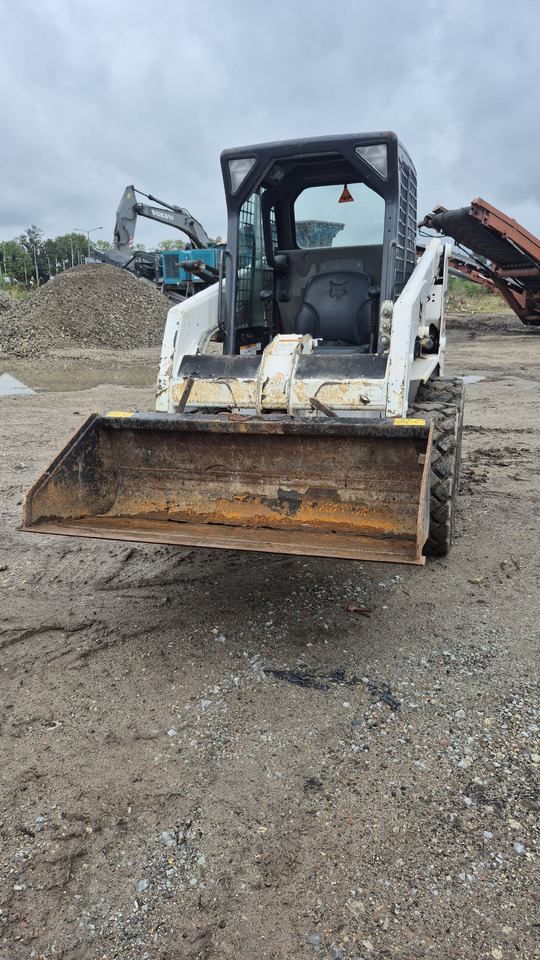 BOBCAT S130 - شيول صغير: صور 3 BOBCAT S130 - شيول صغير: صور 3