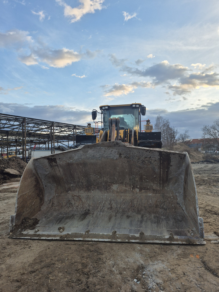 VOLVO L180H - اللودر بعجل: صور 4 VOLVO L180H - اللودر بعجل: صور 4