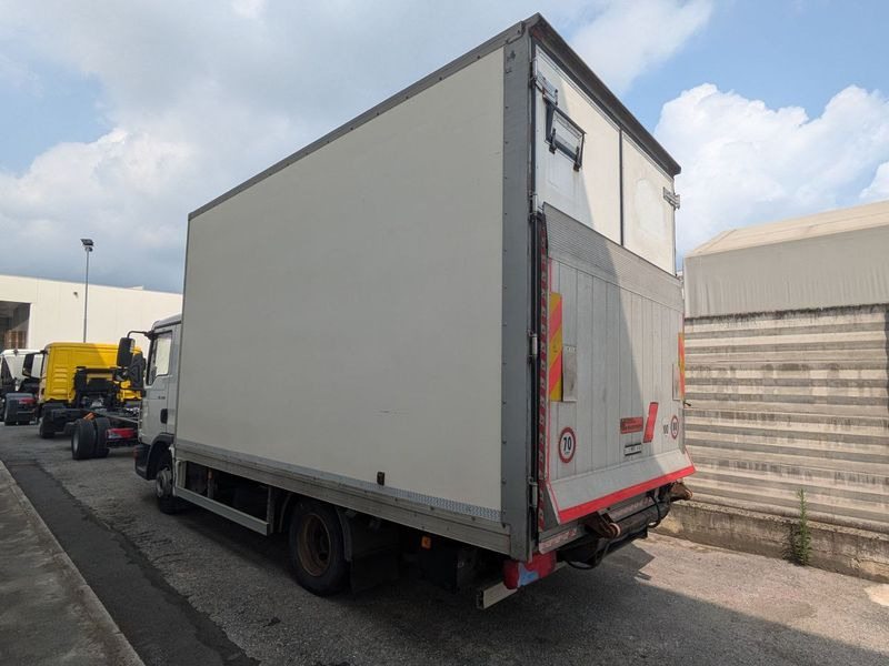 Camion cassone coibentato MAN MAN TGL 7.180 - بصندوق مغلق شاحنة: صور 3 Camion cassone coibentato MAN MAN TGL 7.180 - بصندوق مغلق شاحنة: صور 3