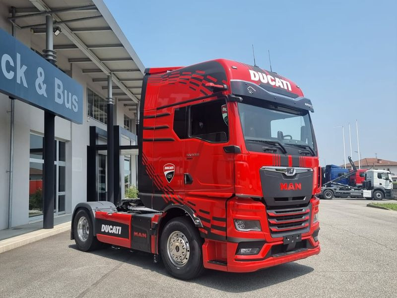 TRATTORE STRADALE MAN TGX 520hp DUCATI EDITION TGX 18.520 4x2 LL SA - شاحنة جرار: صور 1 TRATTORE STRADALE MAN TGX 520hp DUCATI EDITION TGX 18.520 4x2 LL SA - شاحنة جرار: صور 1