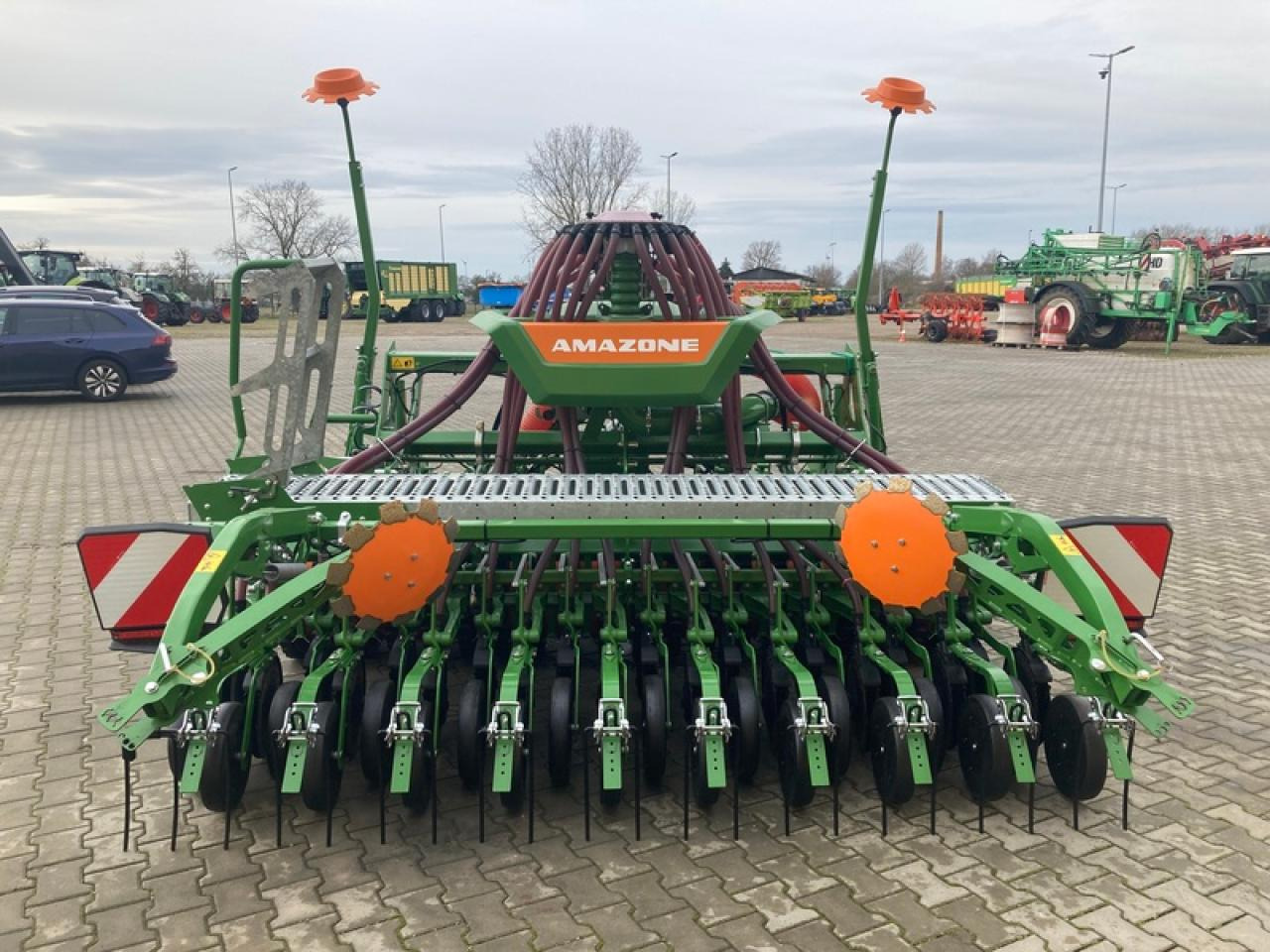Amazone KX3001 + AVANT3002NUR 320HA - الة بذر: صور 3 Amazone KX3001 + AVANT3002NUR 320HA - الة بذر: صور 3