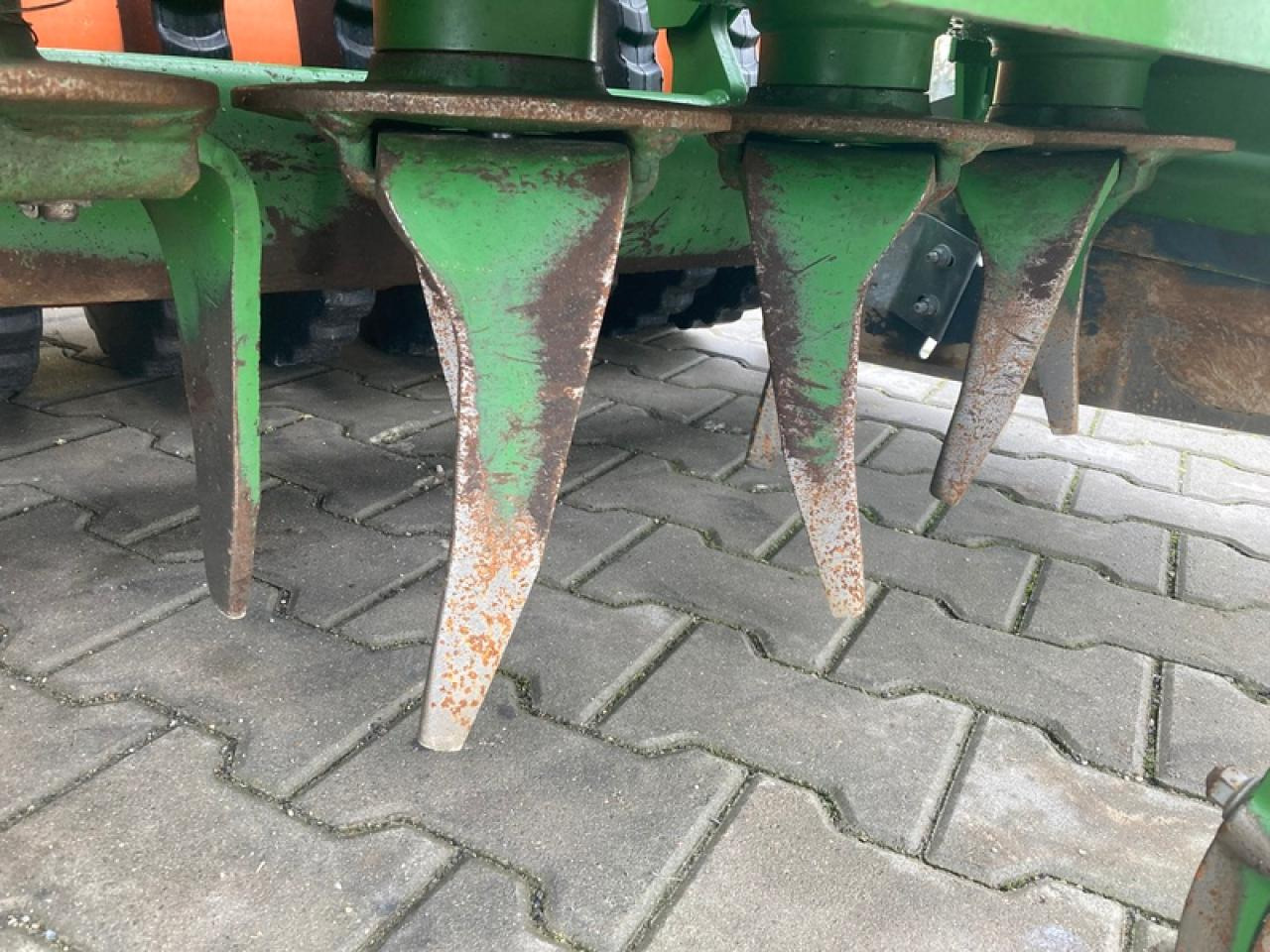 Amazone KX3001 + AVANT3002NUR 320HA - الة بذر: صور 5 Amazone KX3001 + AVANT3002NUR 320HA - الة بذر: صور 5