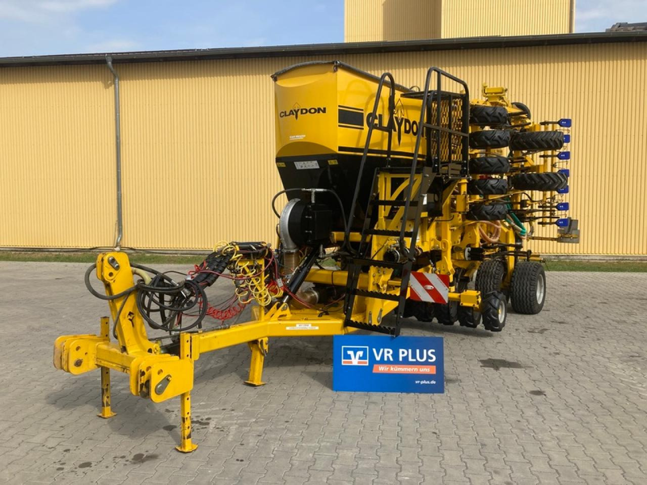 CLAYDON HYBRID T 6 VIEL ZUBEHÖR - وضع البذور فى خطوط: صور 1 CLAYDON HYBRID T 6 VIEL ZUBEHÖR - وضع البذور فى خطوط: صور 1