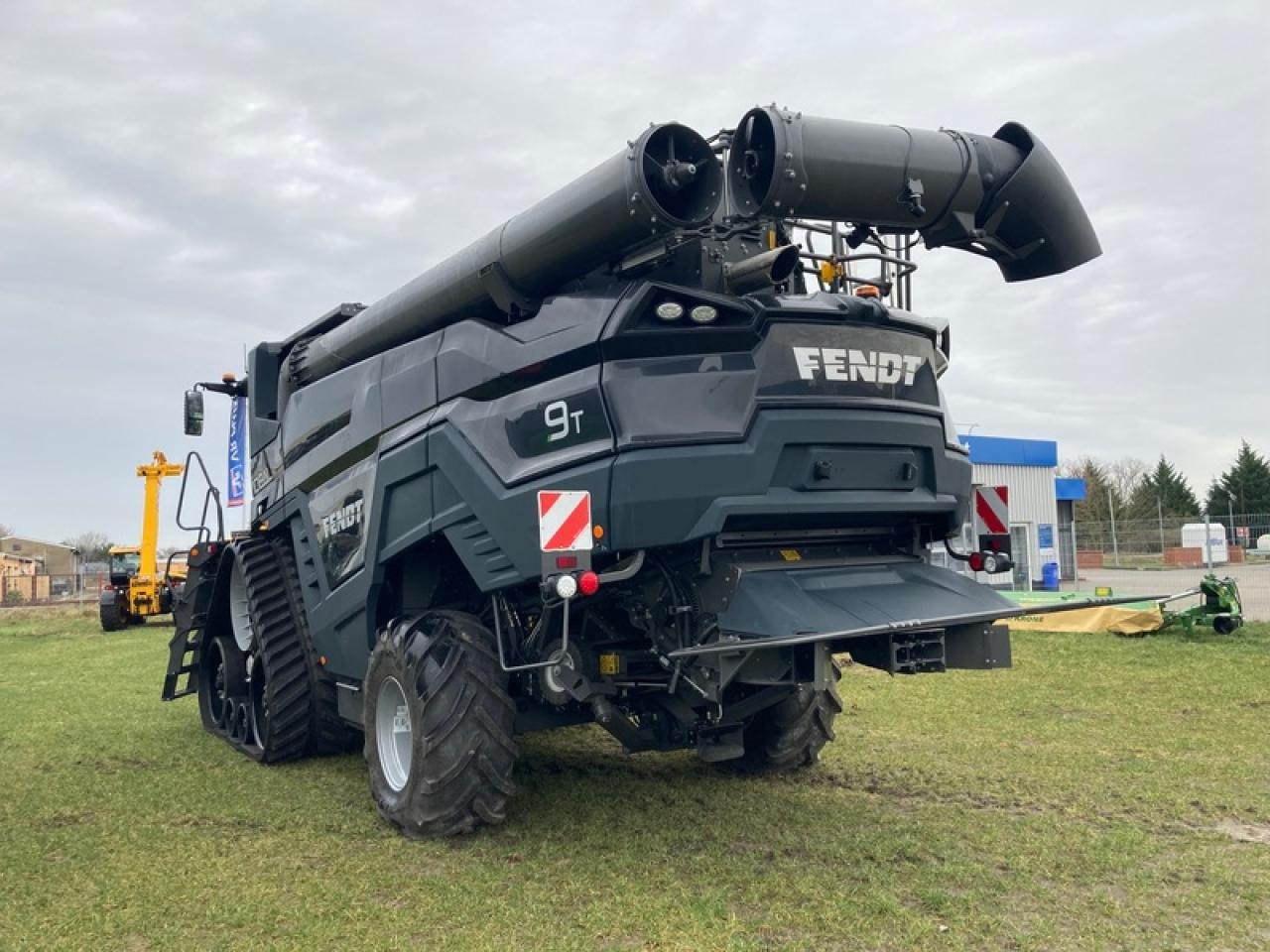 Fendt IDEAL 9 INKL. SCHNEIDWERK+WAGEN - حصادة شاملة: صور 3 Fendt IDEAL 9 INKL. SCHNEIDWERK+WAGEN - حصادة شاملة: صور 3