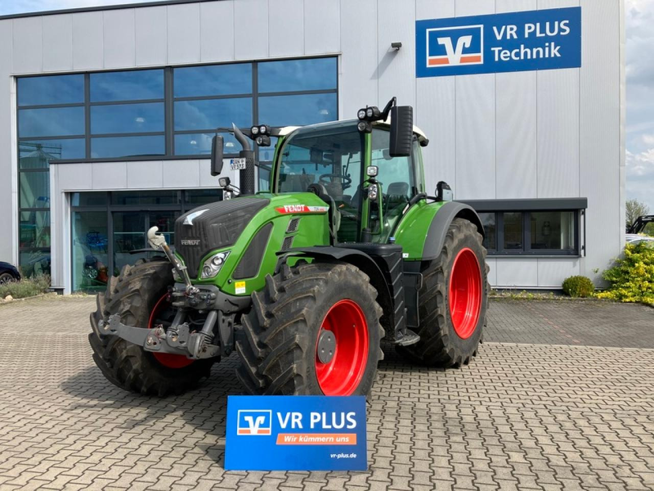 Fendt VARIO 724 GEN 6 PROFI PLUS SET 2 - جرار: صور 1 Fendt VARIO 724 GEN 6 PROFI PLUS SET 2 - جرار: صور 1