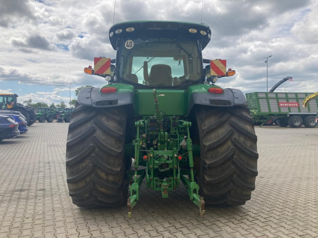 John Deere 8320 R AUTOPOWER - جرار: صور 3 John Deere 8320 R AUTOPOWER - جرار: صور 3