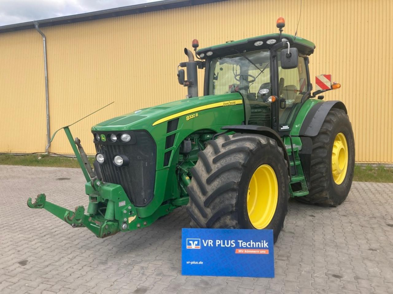 John Deere 8320 R AUTOPOWER - جرار: صور 1 John Deere 8320 R AUTOPOWER - جرار: صور 1
