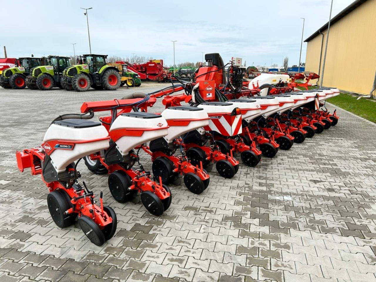 Kuhn MAXIMA 3RXLE - وضع البذور فى خطوط: صور 4 Kuhn MAXIMA 3RXLE - وضع البذور فى خطوط: صور 4