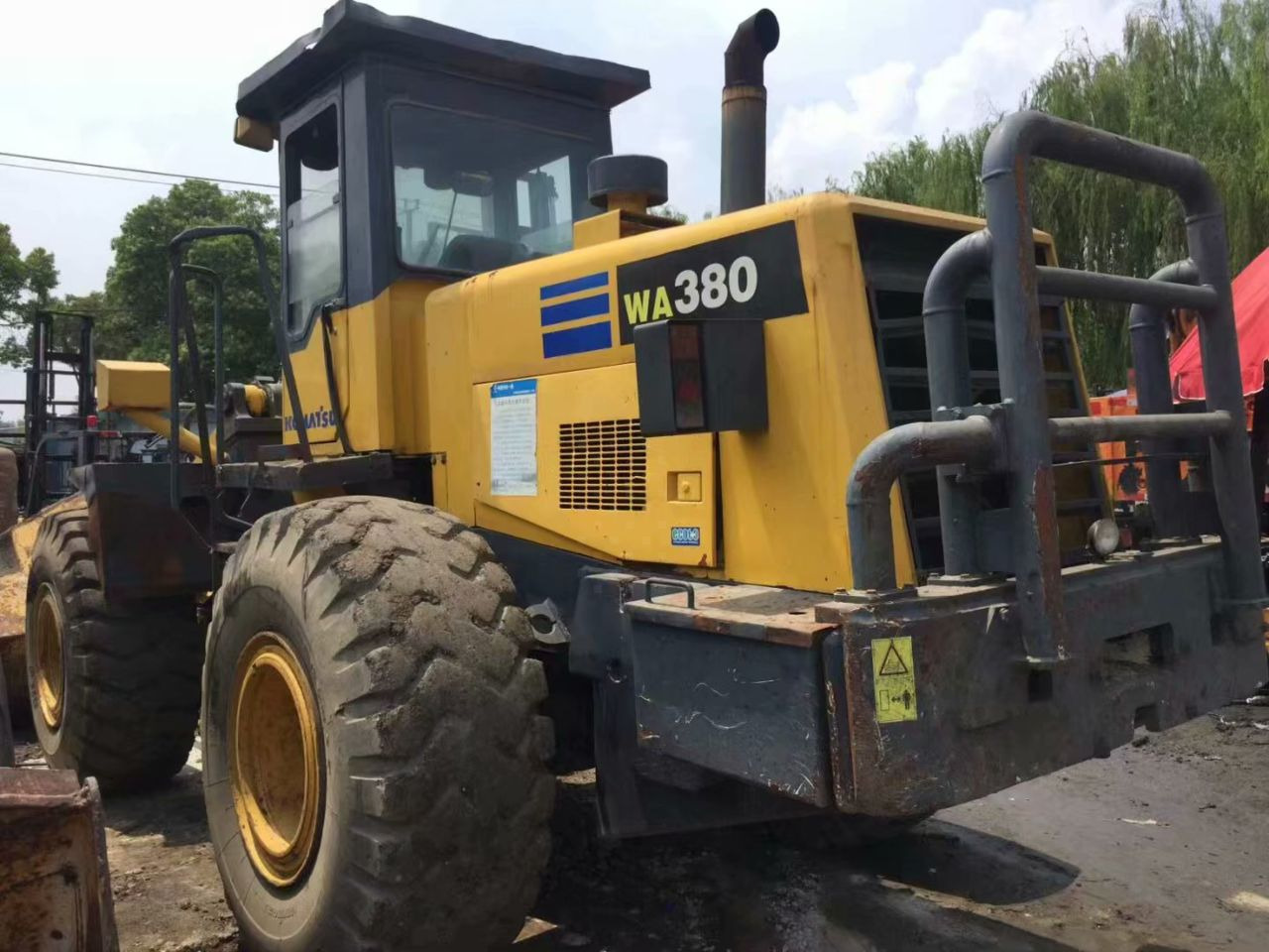 Komatsu WA380 - اللودر بعجل: صور 1 Komatsu WA380 - اللودر بعجل: صور 1