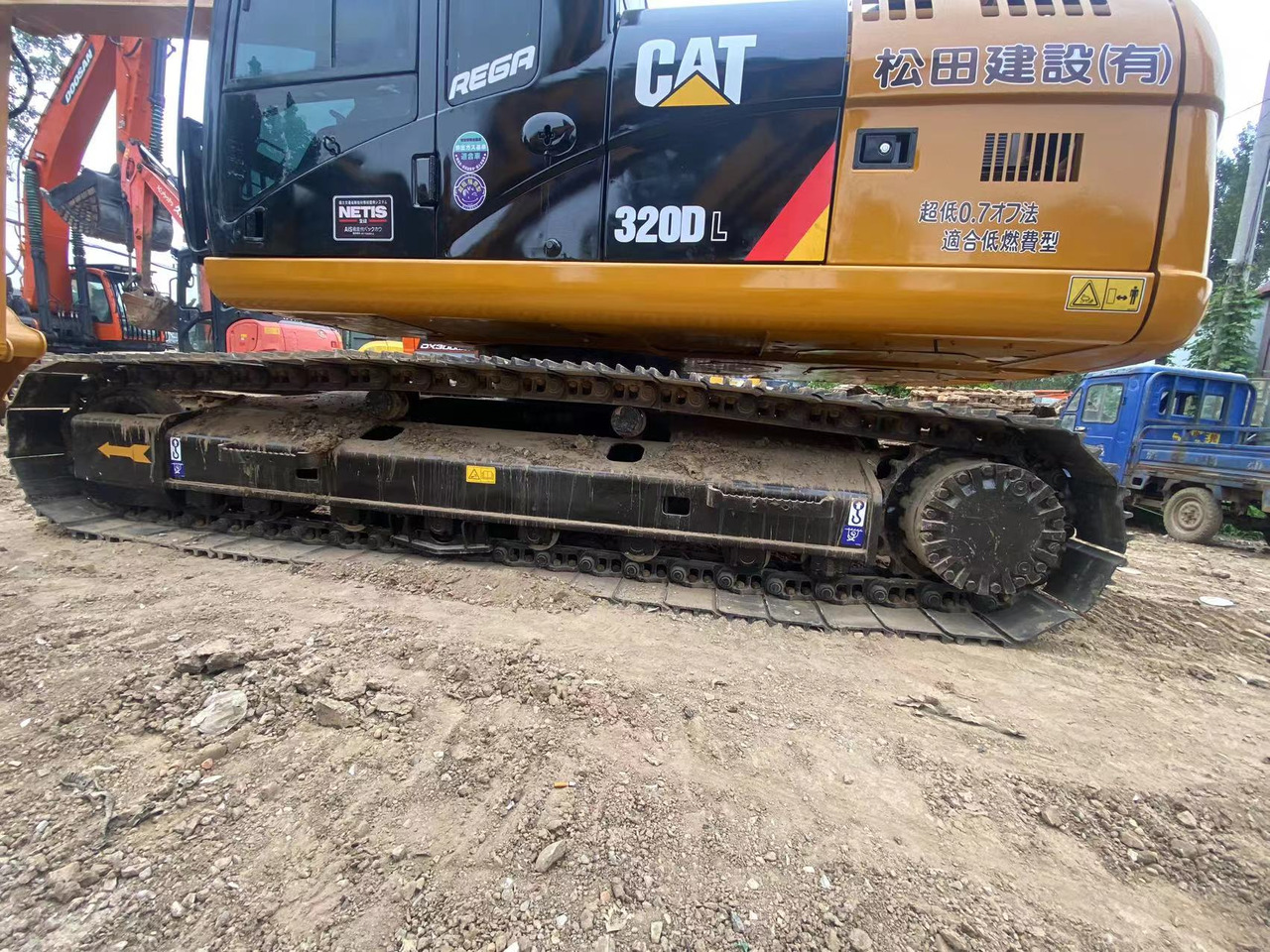 CAT 320DL used excavator - حفارات زحافة: صور 2 CAT 320DL used excavator - حفارات زحافة: صور 2