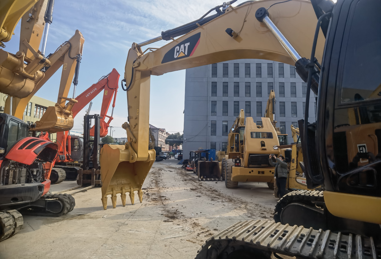 CAT 330D2L Excavator - حفارات زحافة: صور 5 CAT 330D2L Excavator - حفارات زحافة: صور 5