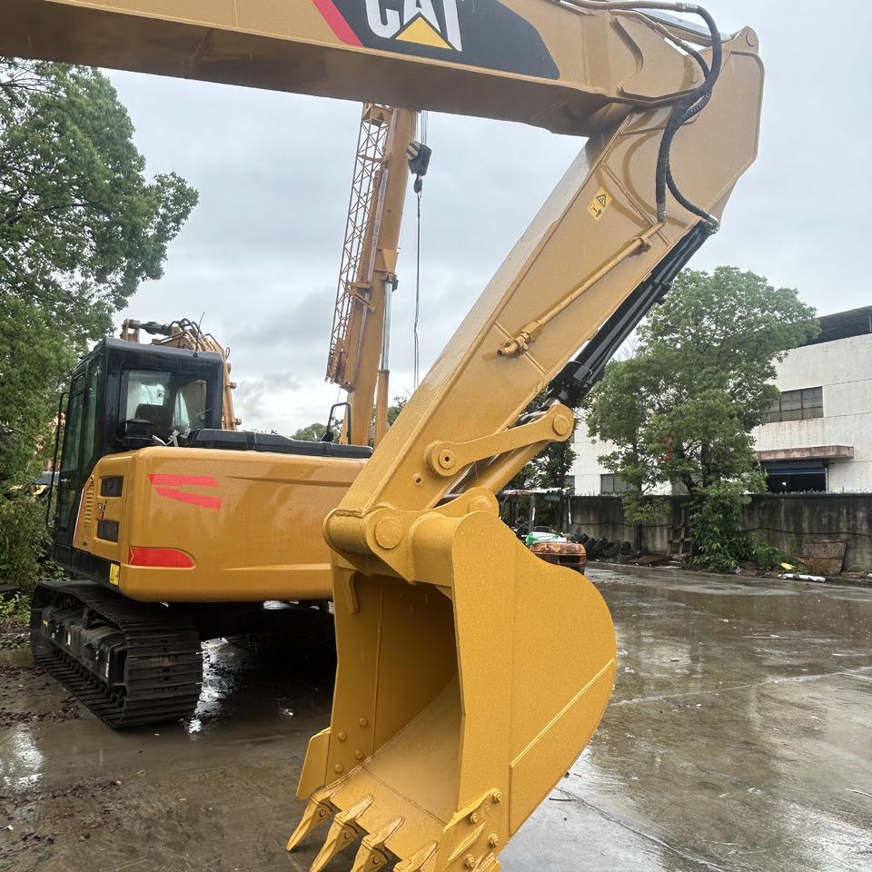 CAT320D excavator - حفارات زحافة: صور 5 CAT320D excavator - حفارات زحافة: صور 5